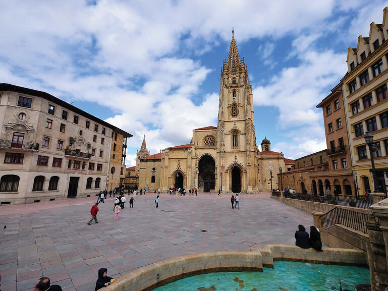 Séjours en Espagne, Oviedo