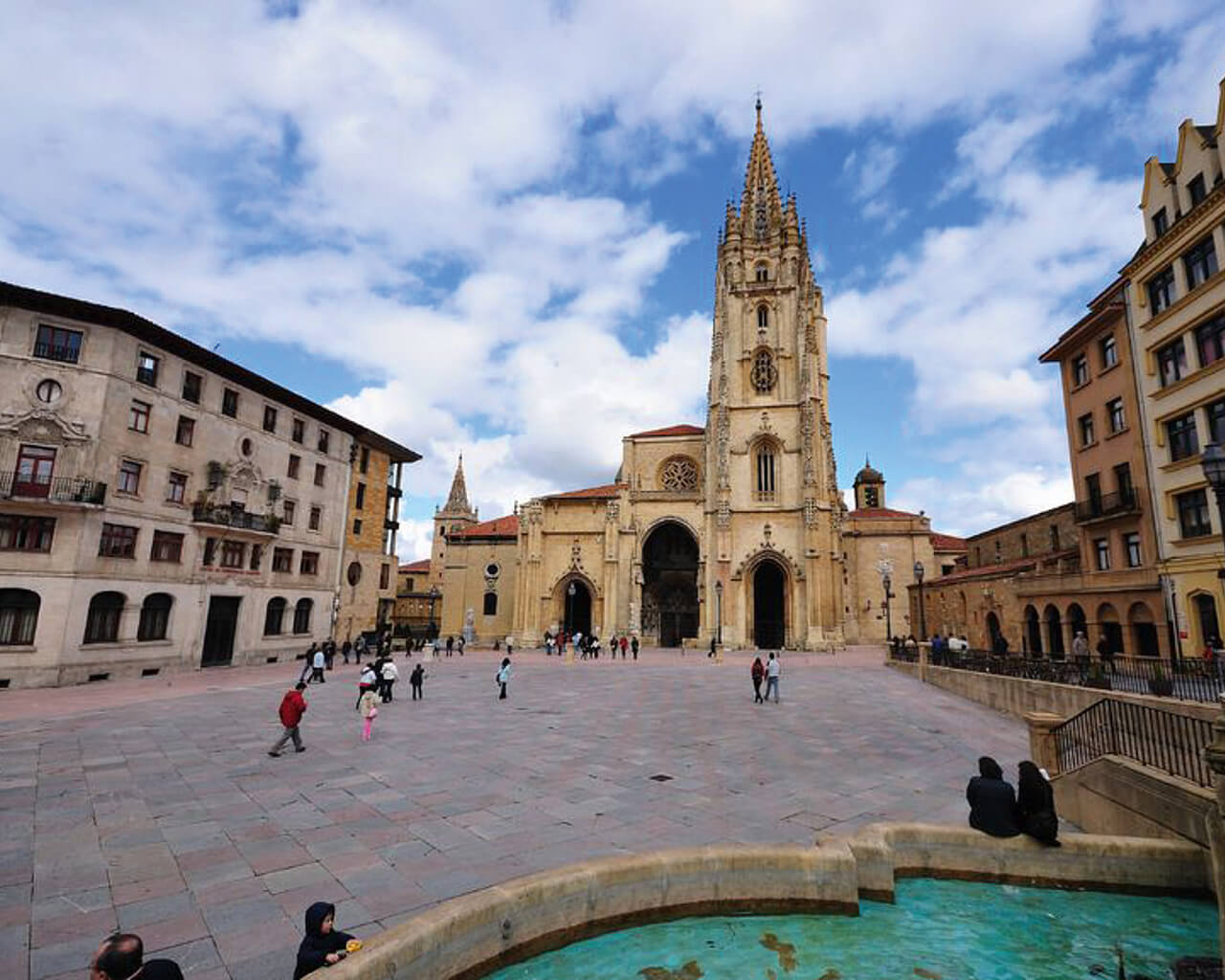 Voyages à Oviedo, Espagne